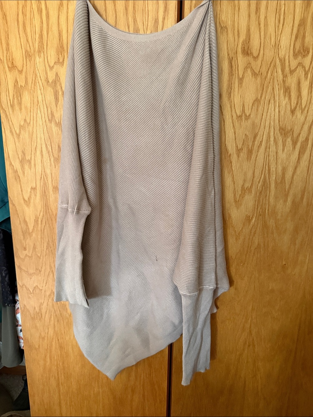 Bluivy V-Neck Ribbed Sweater in Taupe